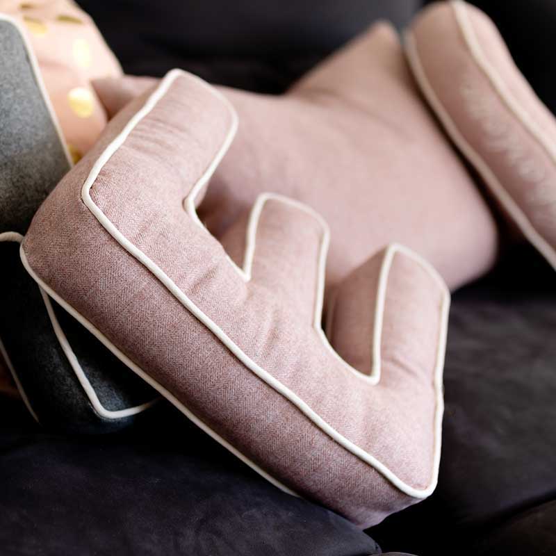 Buchstabenkissen HERRINGBONE, Rose